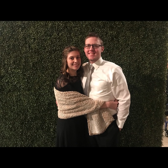 Urban Outfitters Accessories - Urban Outfitters Fleece Shawl